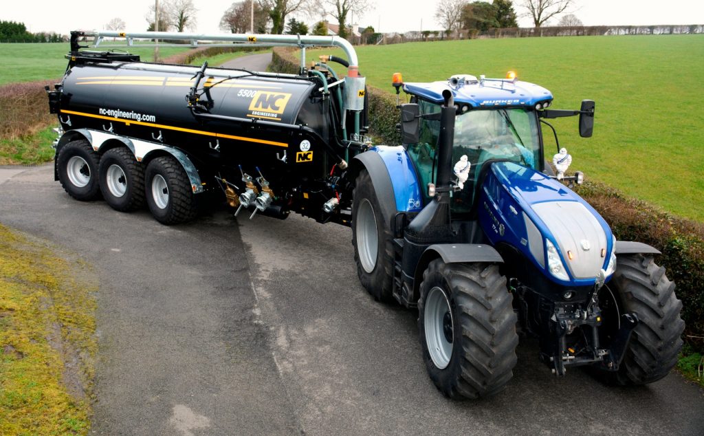Products Axon Machinery Agricultural Waste Manure Spreaders